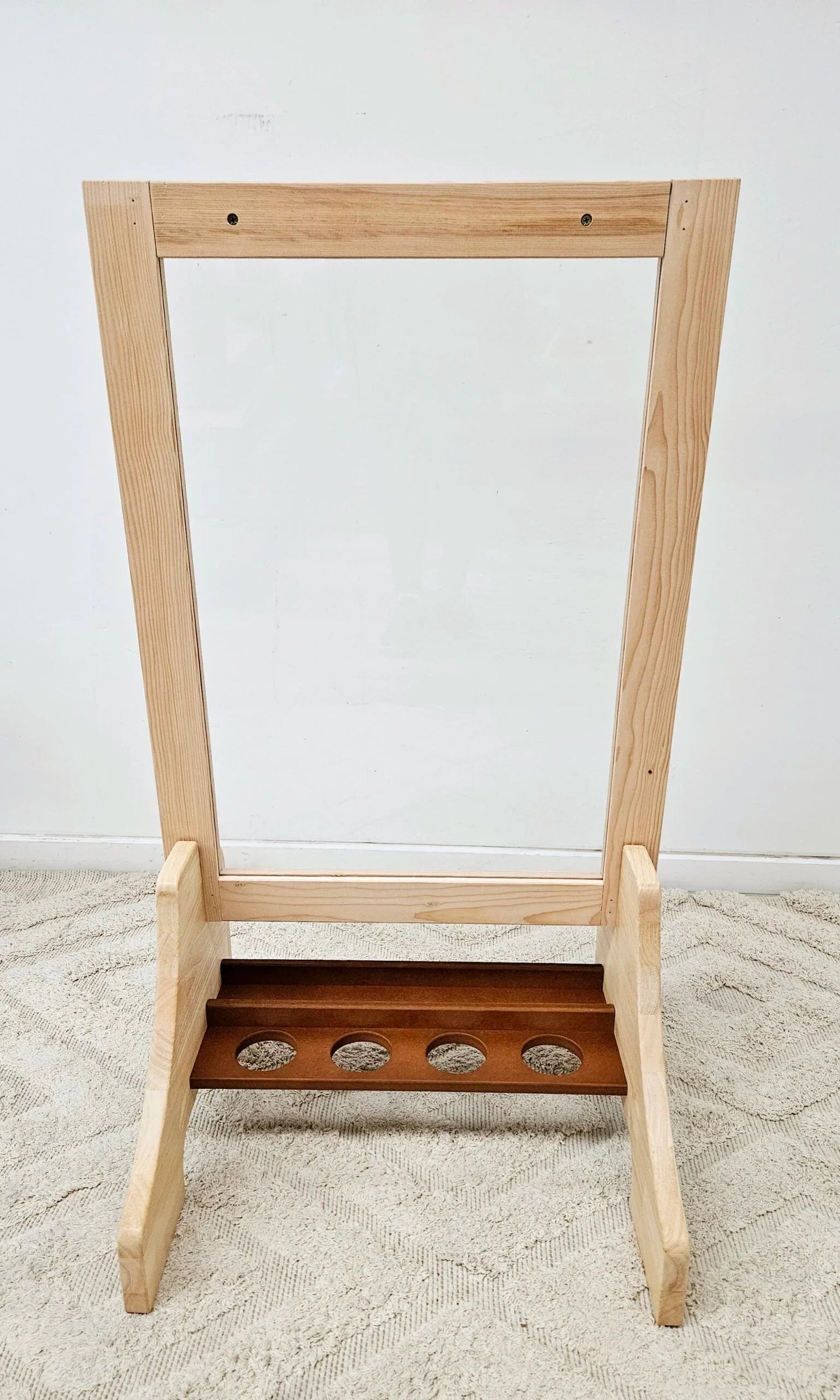 QToys Australia (USA) Toddler Perspex Easel